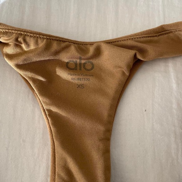 Alo Yoga XS Alosoft Base Bra - Caramel - Picture 4 of 4